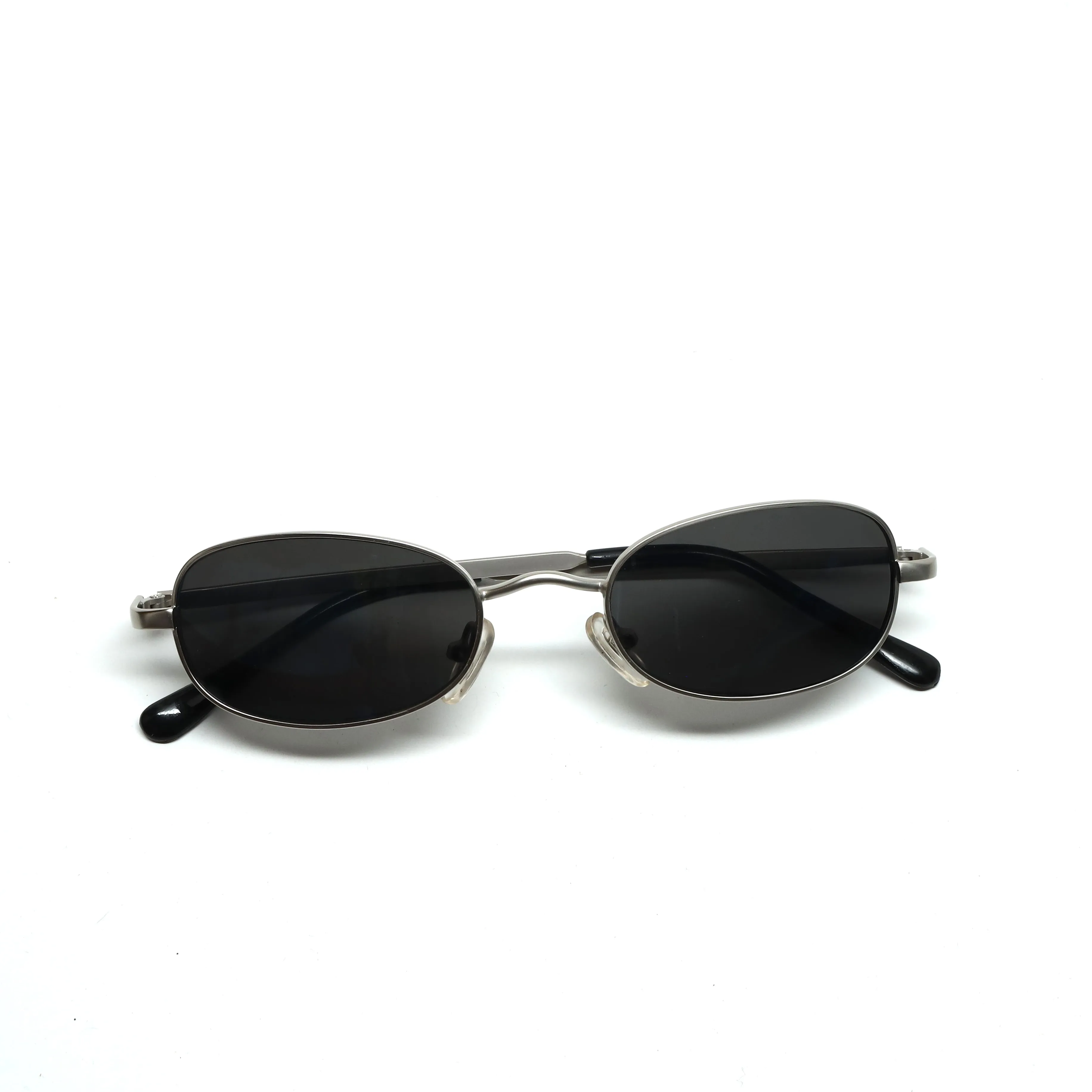 //Style M093 // Vintage 90s Small Size Matrix Style Sunglasses - Silver